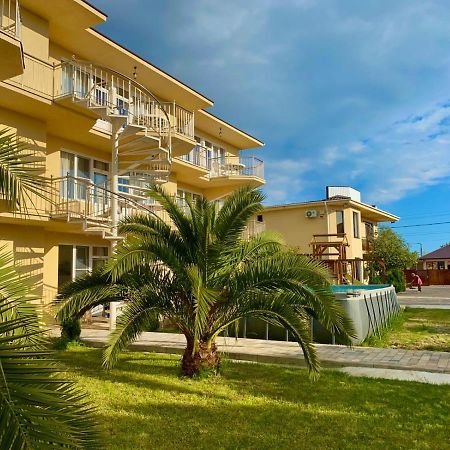 Mini Hotel Diva Alakhadze Екстериор снимка