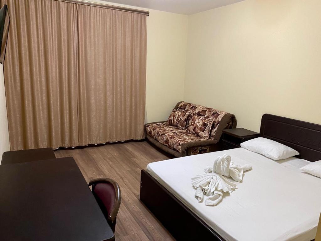 Mini Hotel Diva Alakhadze Екстериор снимка