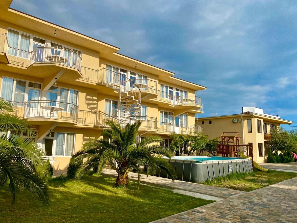 Mini Hotel Diva Alakhadze Екстериор снимка